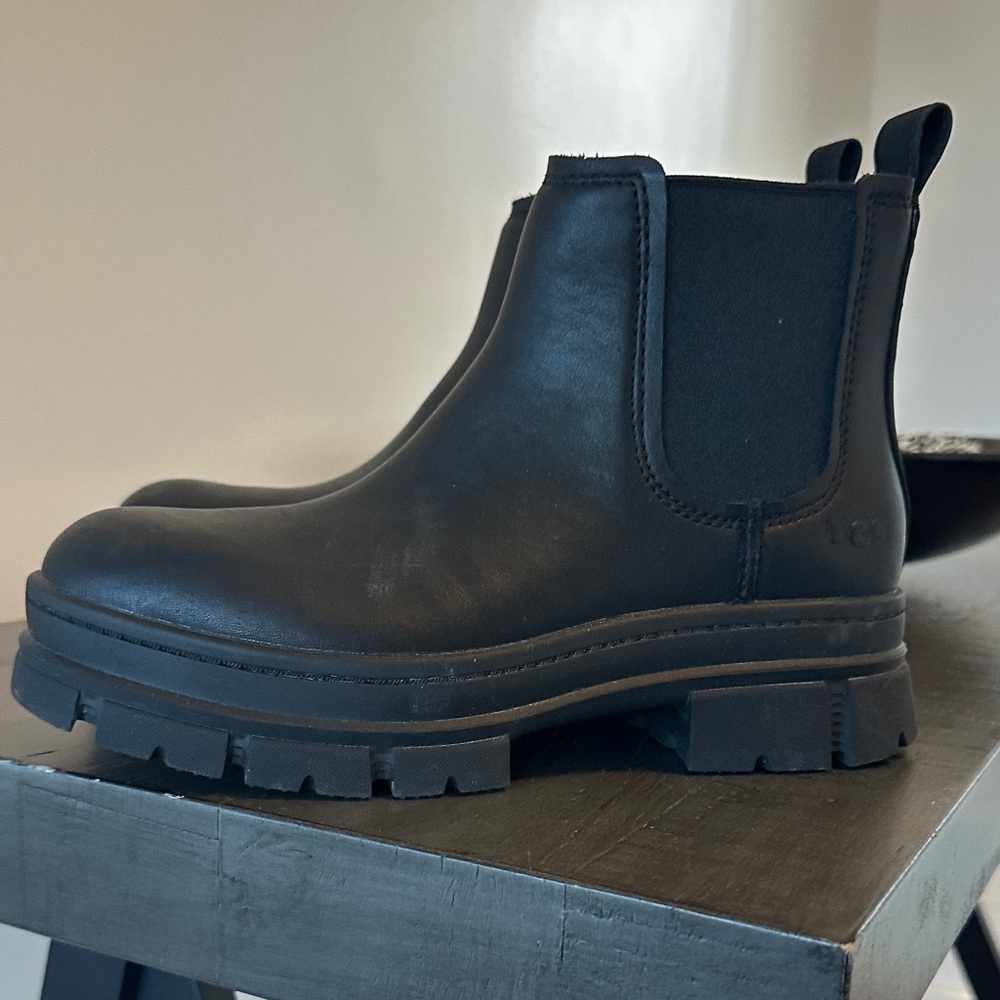 Ugg Black Leather Ankle Boots